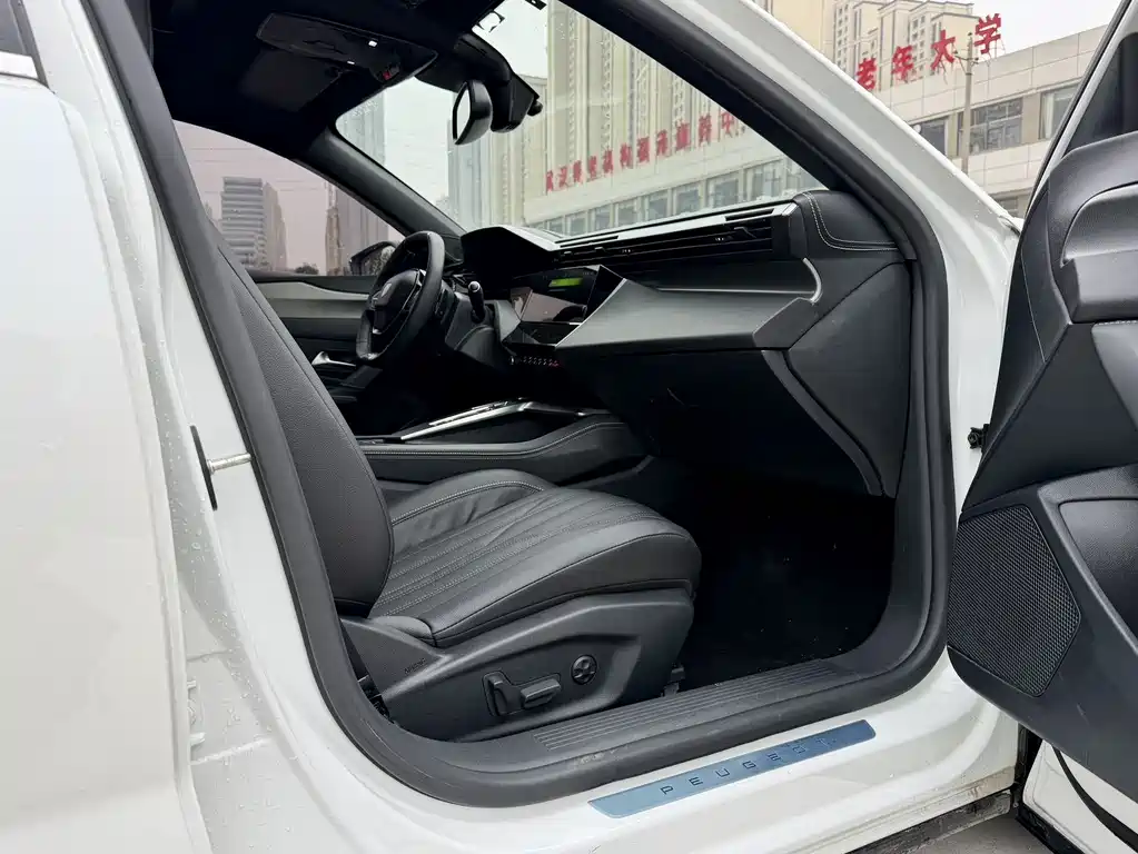 Peugeot 408X 2024 — фото 15