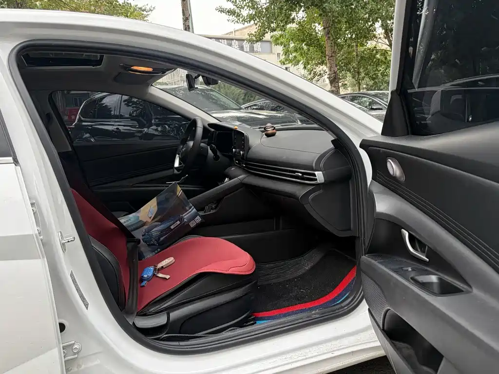 Hyundai Elantra 2022