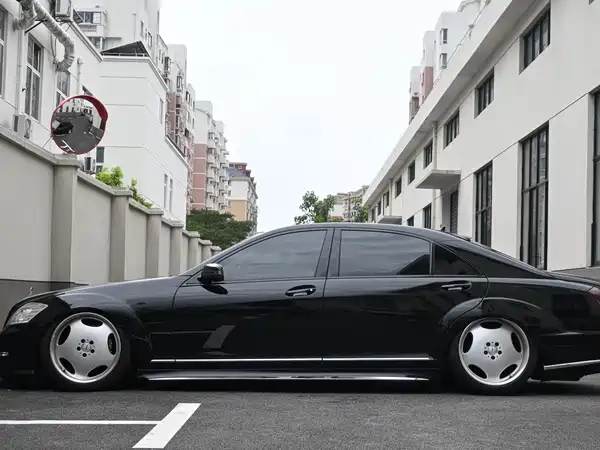 Mercedes-Benz S-Class 2011