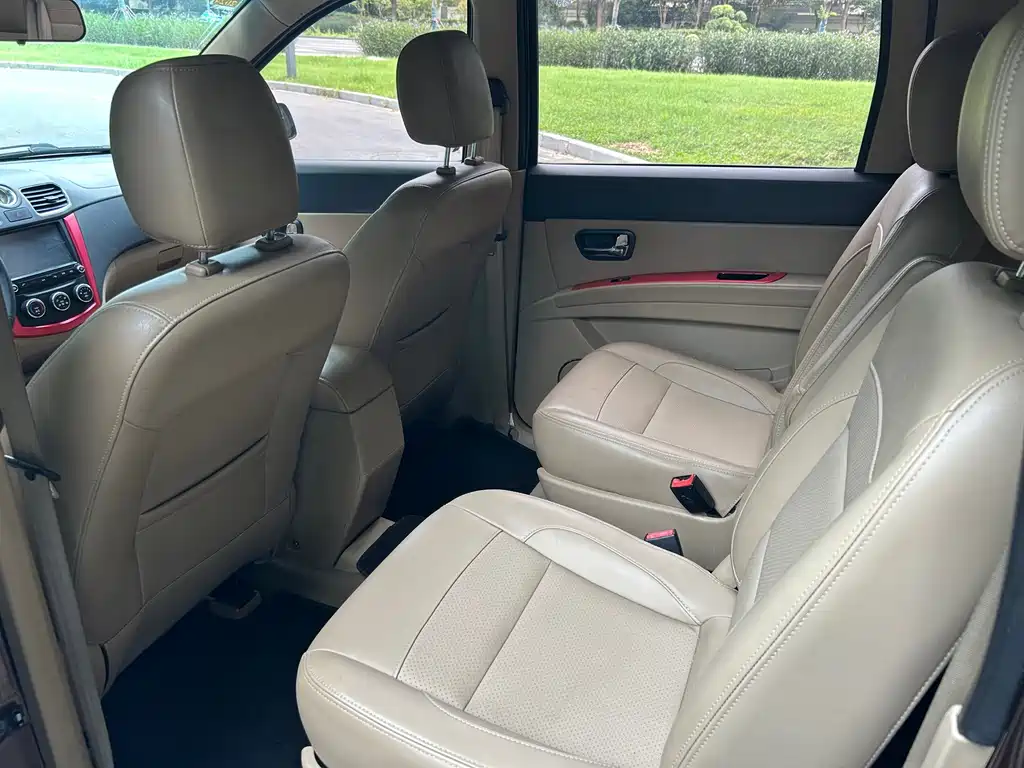 Wuling Hongguang 2014
