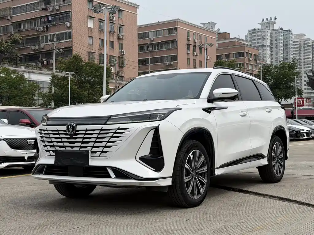 Changan CS75 PLUS 2024 — фото 1