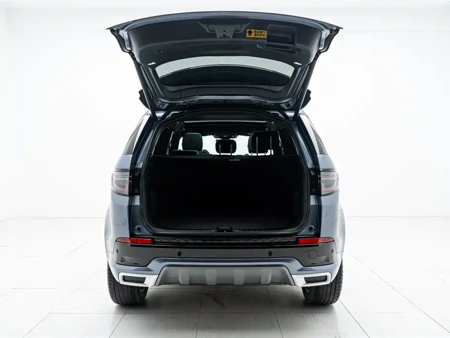 Land Rover Discovery Sport 2023 — фото 14