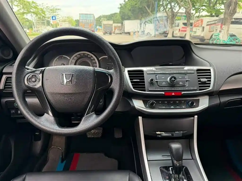 Honda Accord 2015 — фото 8