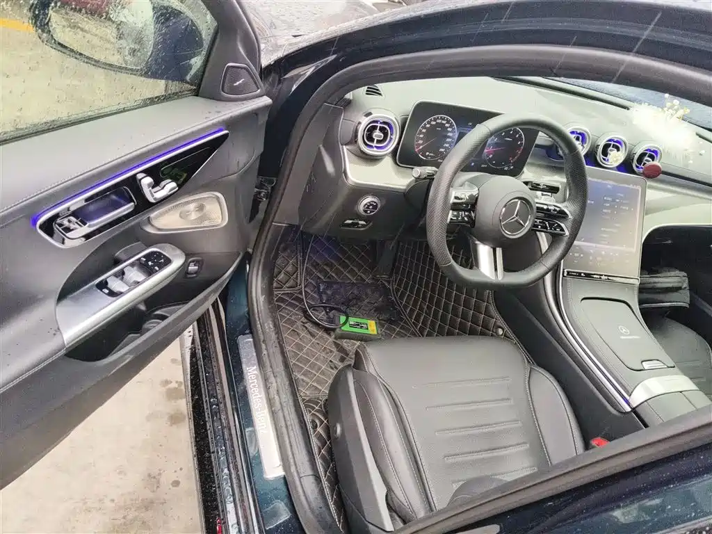 Mercedes-Benz C-Class 2023 — фото 11