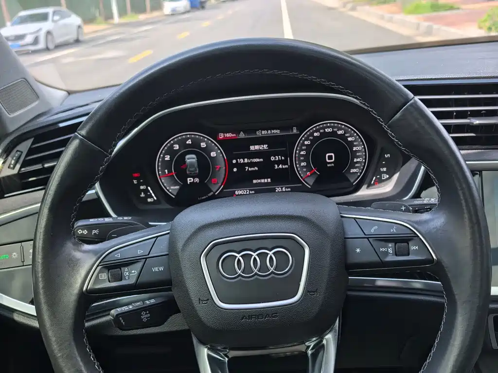 Audi Q3 2022 — фото 10