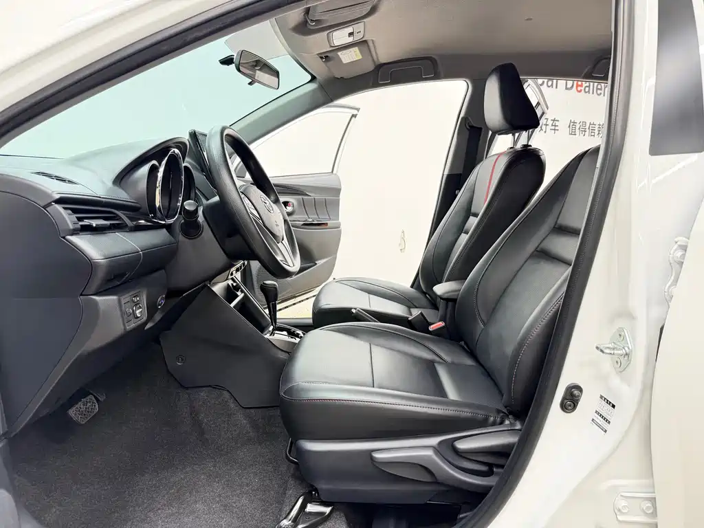 Toyota Yaris L 2023 — фото 7
