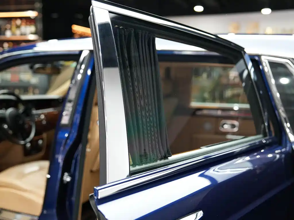 Rolls-Royce Phantom 2008 — фото 34