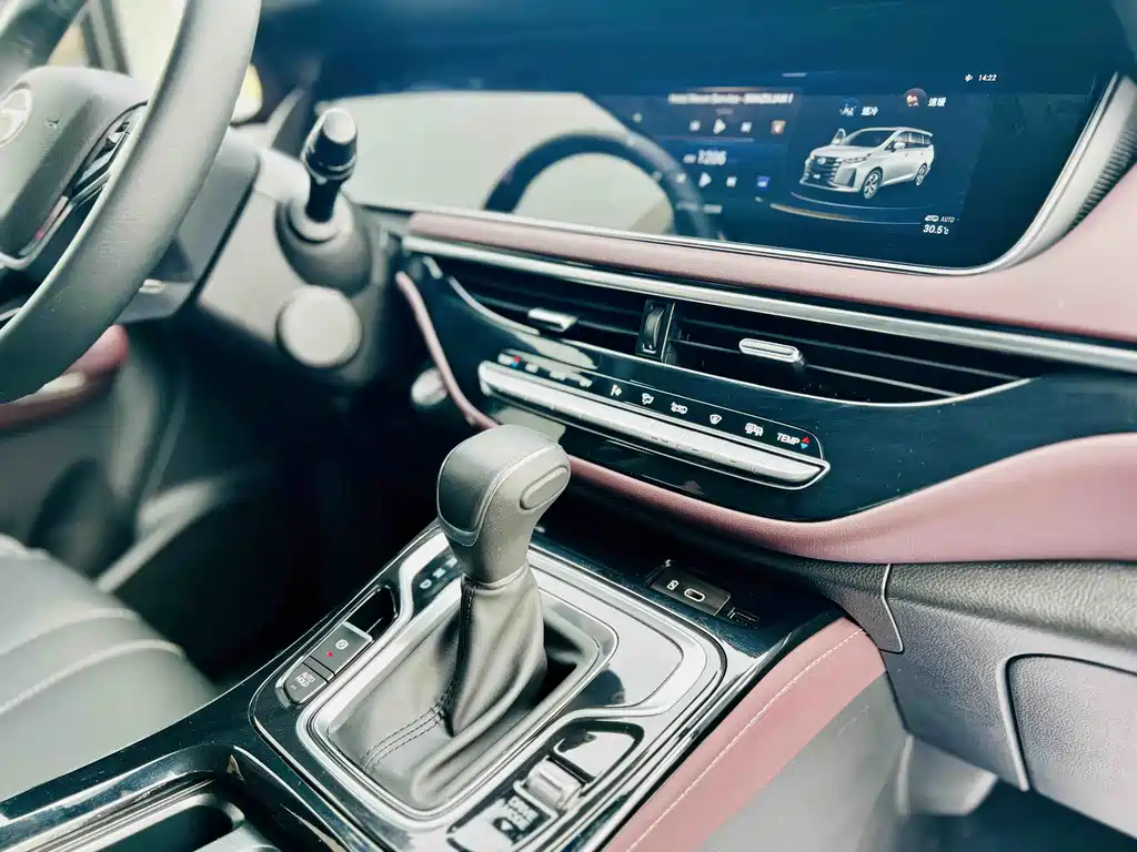 GAC Motor Trumpchi M6 2024 — фото 12