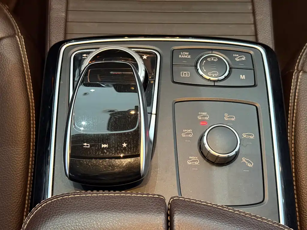 Mercedes-Benz GLS 2017 — фото 10