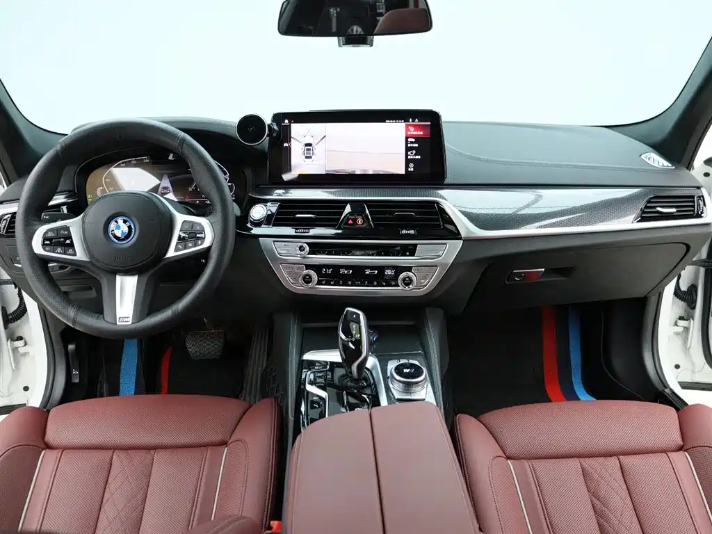 BMW 5 Series New Energy 2023 — фото 14