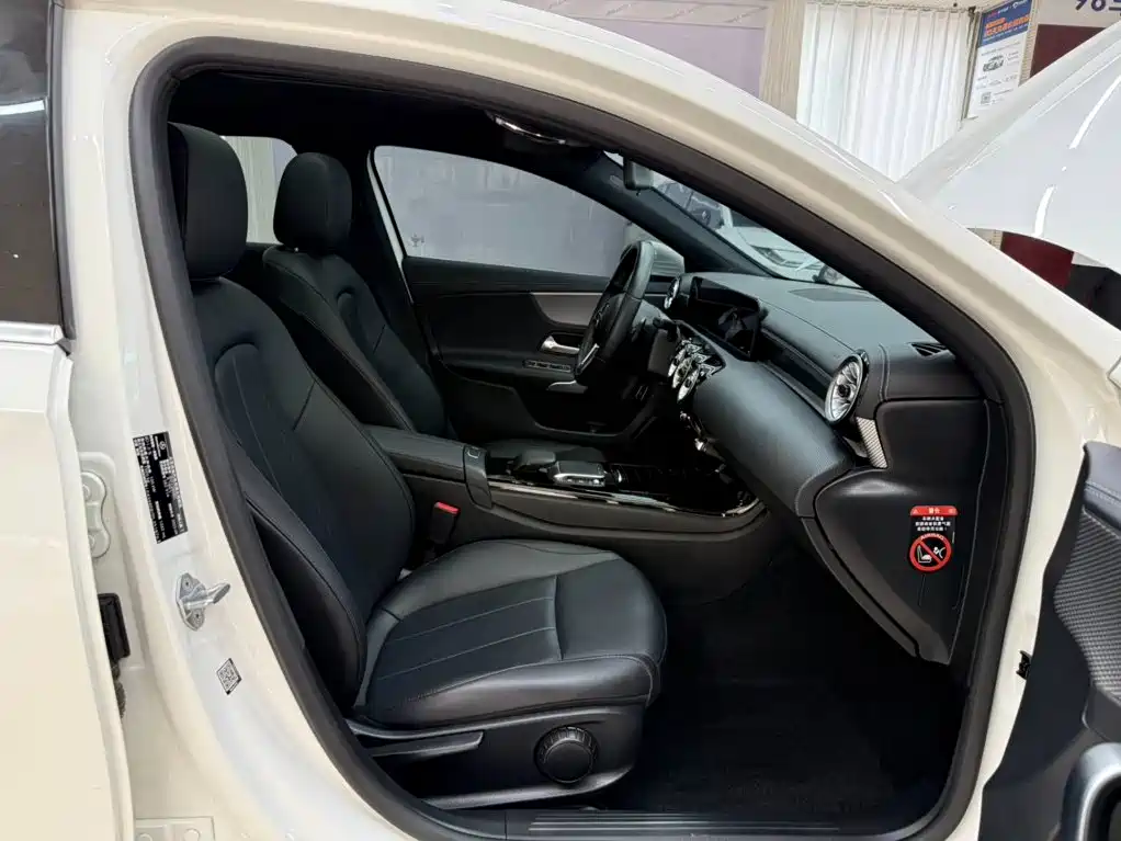 Mercedes-Benz A-Class 2023 — фото 21