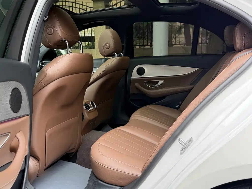 Mercedes-Benz E-Class 2020 — фото 10