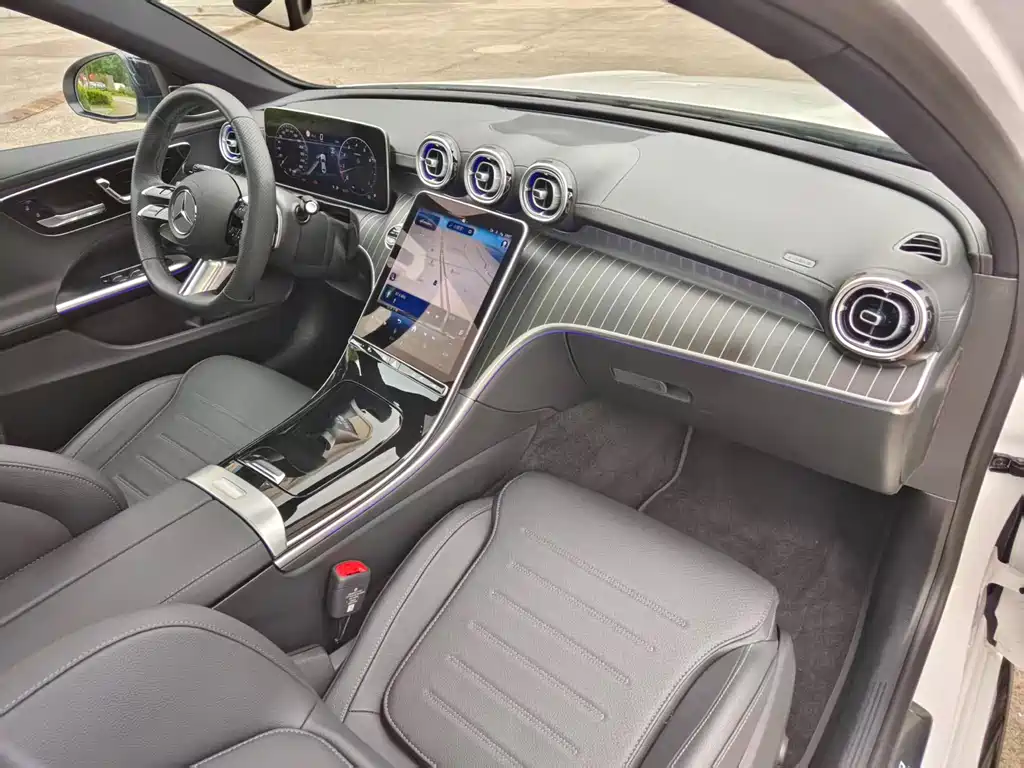 Mercedes-Benz C-Class 2024 — фото 17