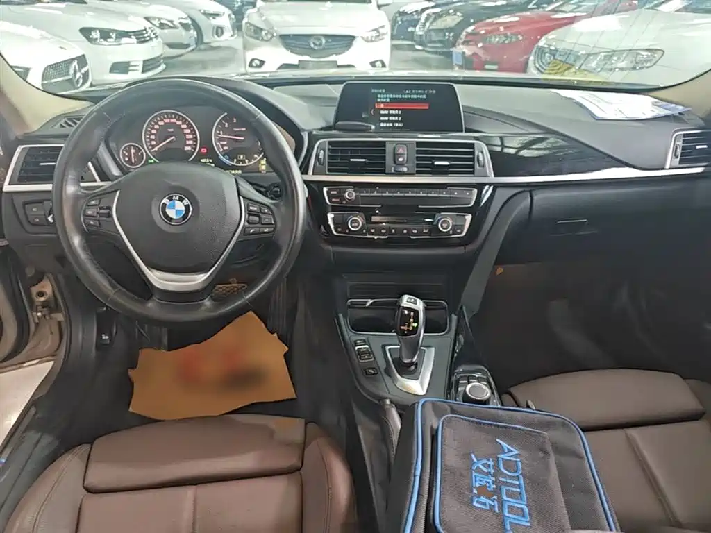 BMW 3 Series 2018 — фото 10