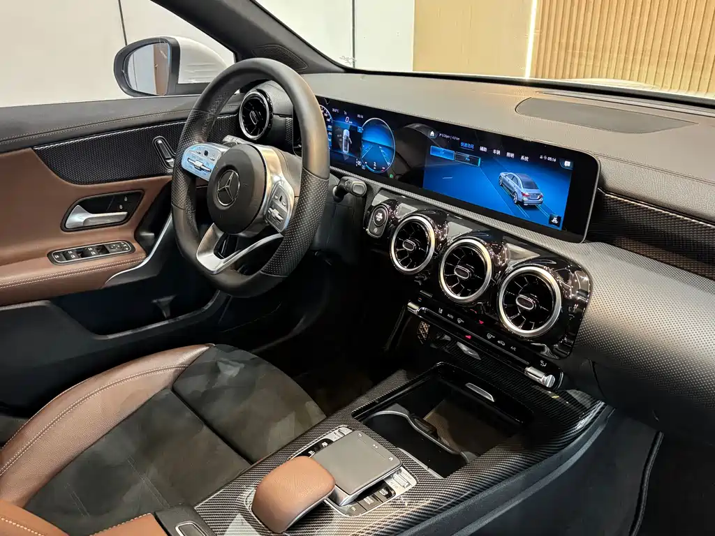 Mercedes-Benz A-Class 2019 — фото 11