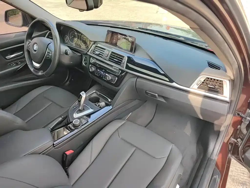 BMW 3 Series 2016 — фото 14