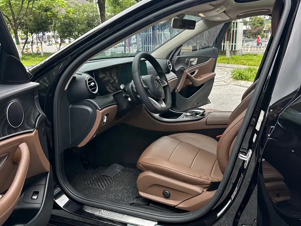 Mercedes-Benz E-Class 2018 — фото 9