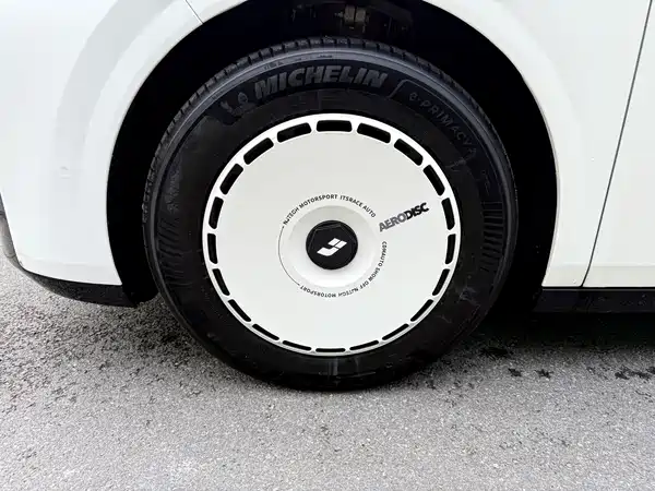 Li Auto MEGA 2025