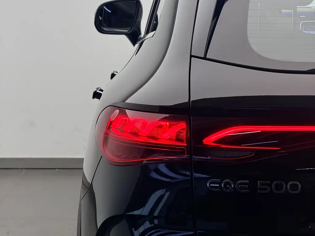 Mercedes-Benz EQE SUV 2025 — фото 20
