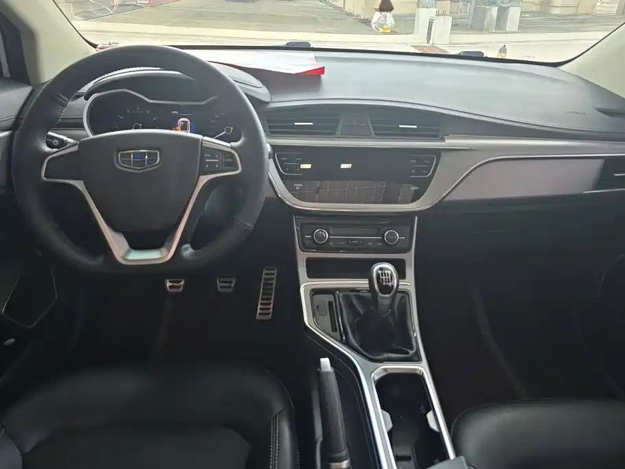 Geely Emgrand GS 2018 — фото 12