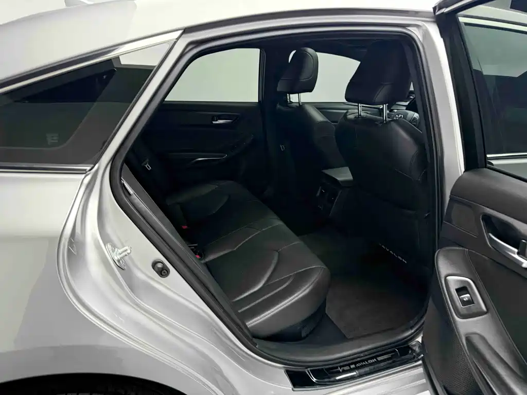 Toyota Avalon 2023 — фото 19