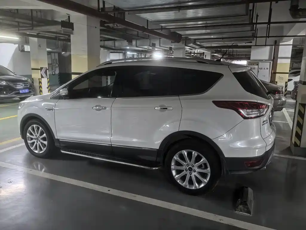 Ford Kuga 2015 — фото 6