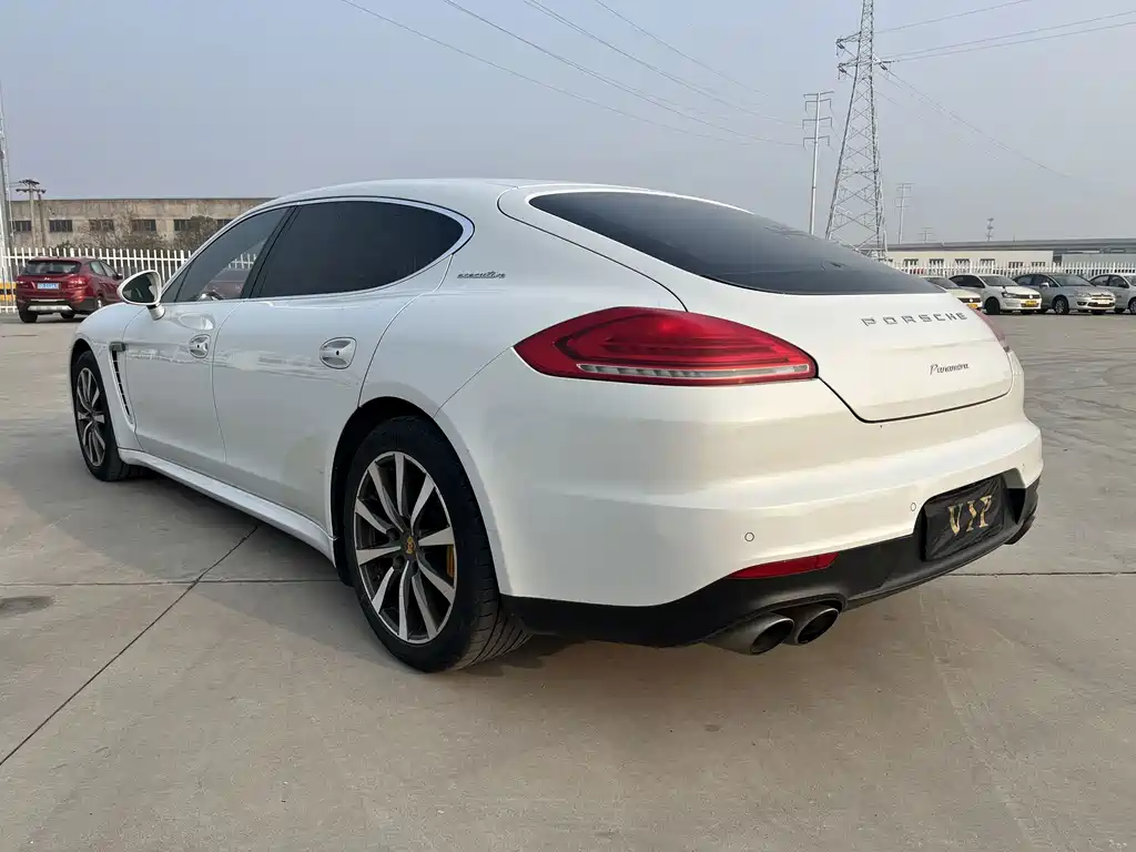 Porsche Panamera 2016 — фото 27
