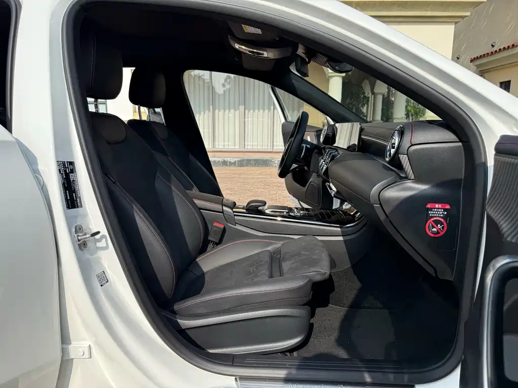 Mercedes-Benz A-Class 2024 — фото 14