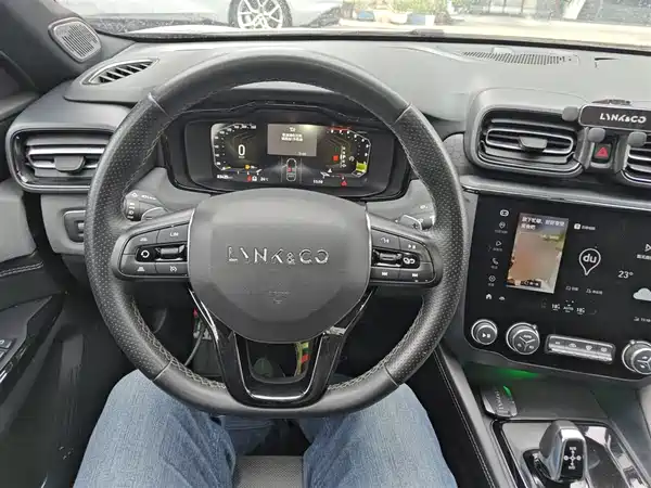 Lynk & Co 03 2021