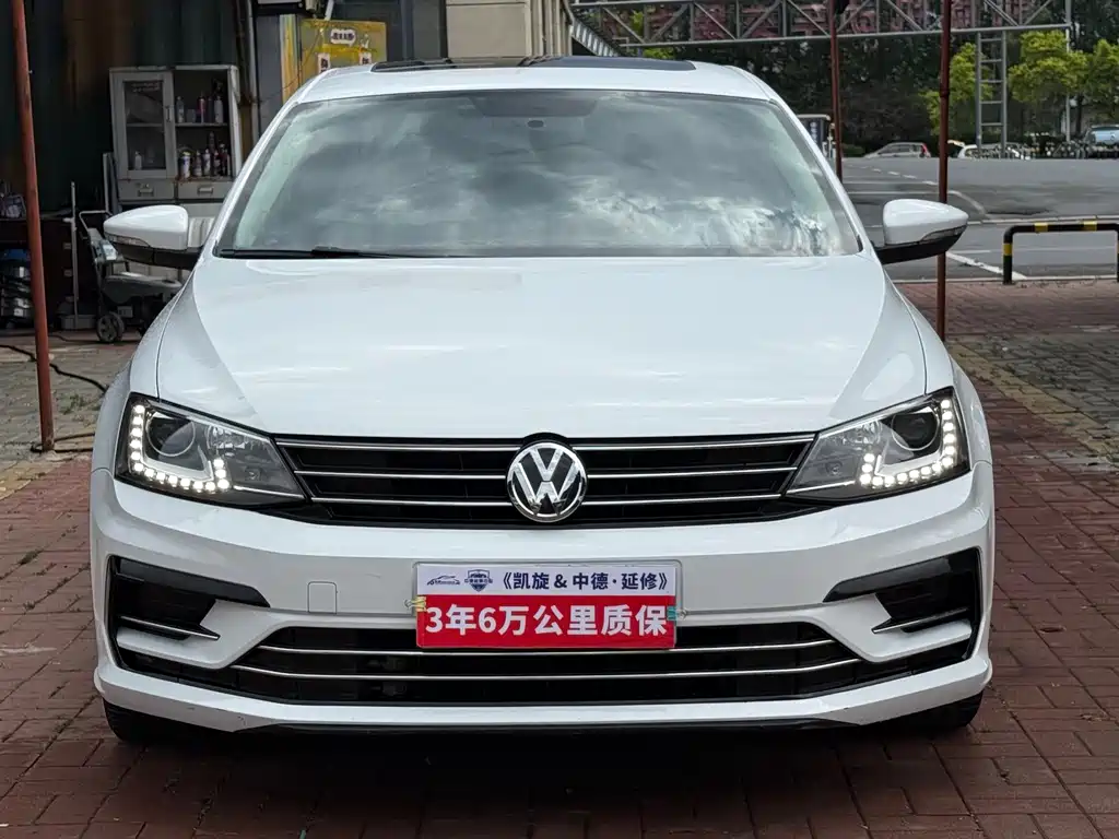 Volkswagen Sagitar 2018