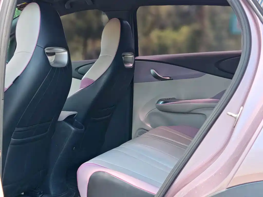 BYD Dolphin 2022 — фото 10