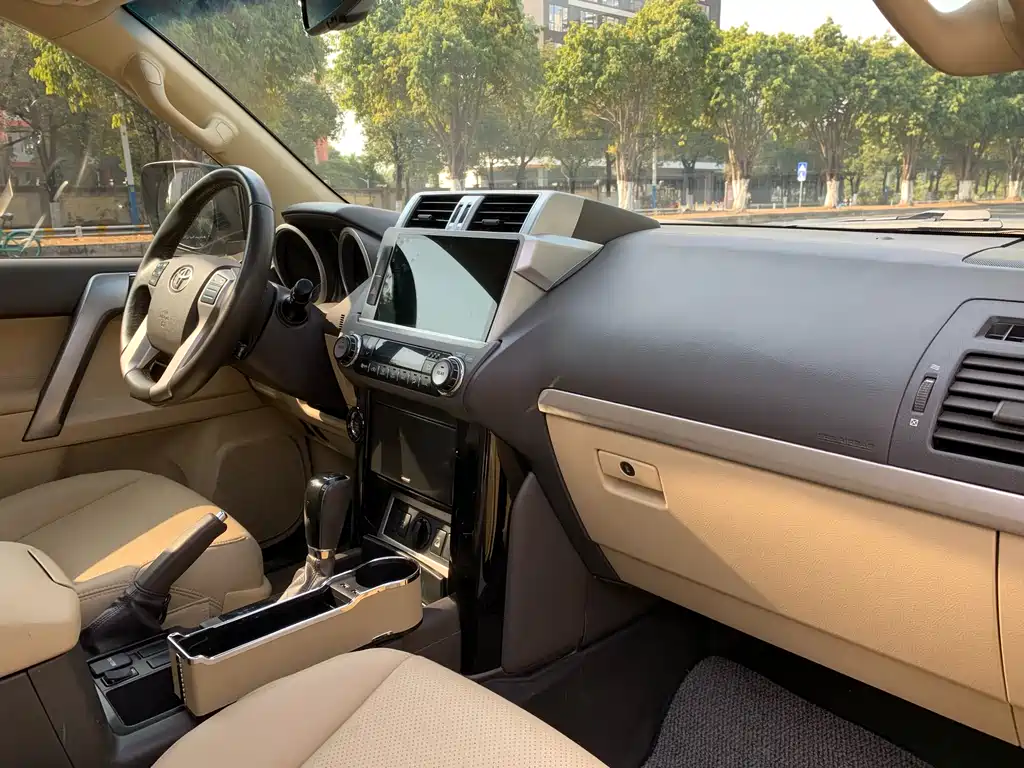 Toyota Prado 2016 — фото 29