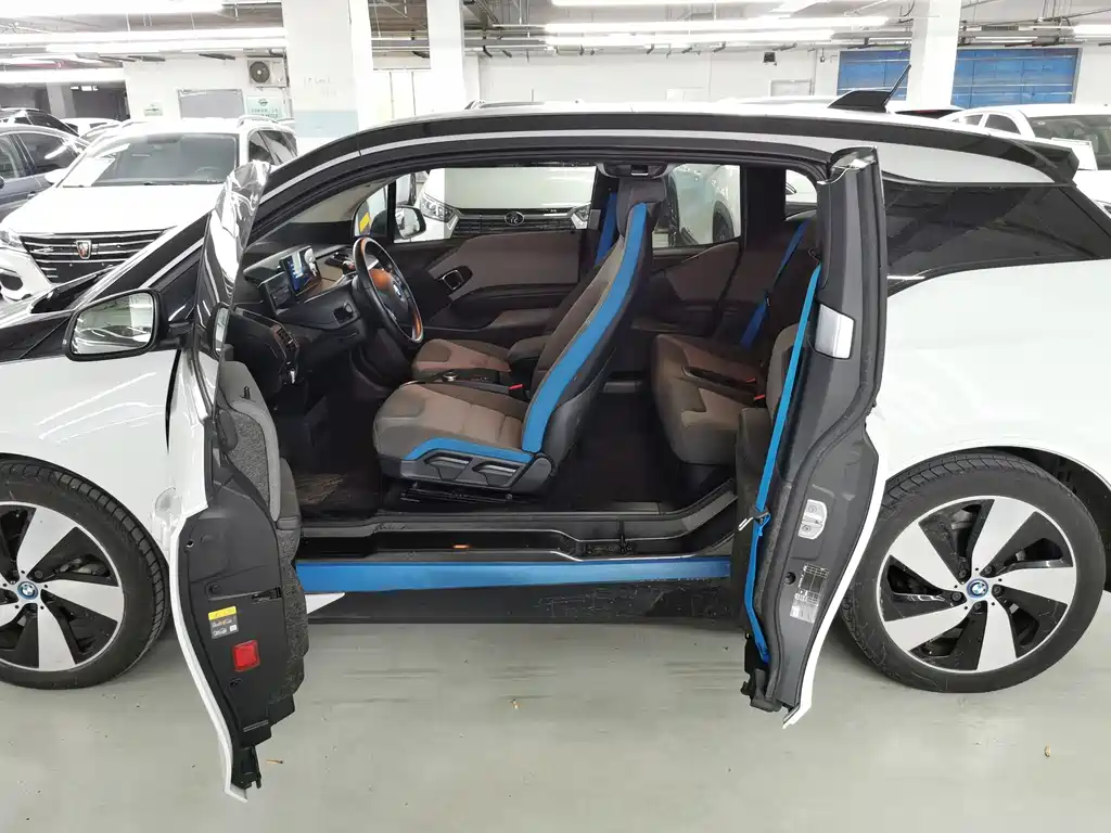 BMW i3 2018 — фото 17