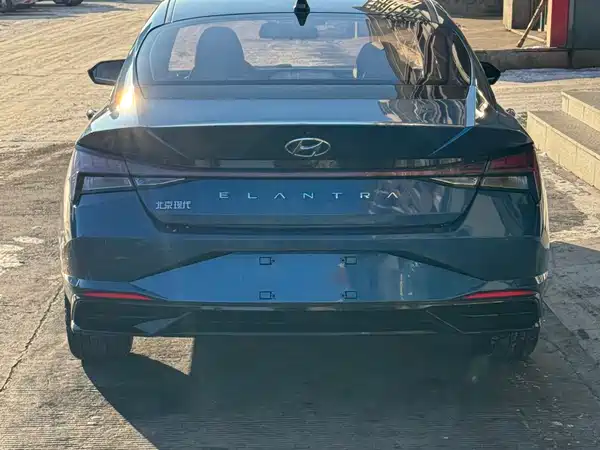 Hyundai Elantra 2022