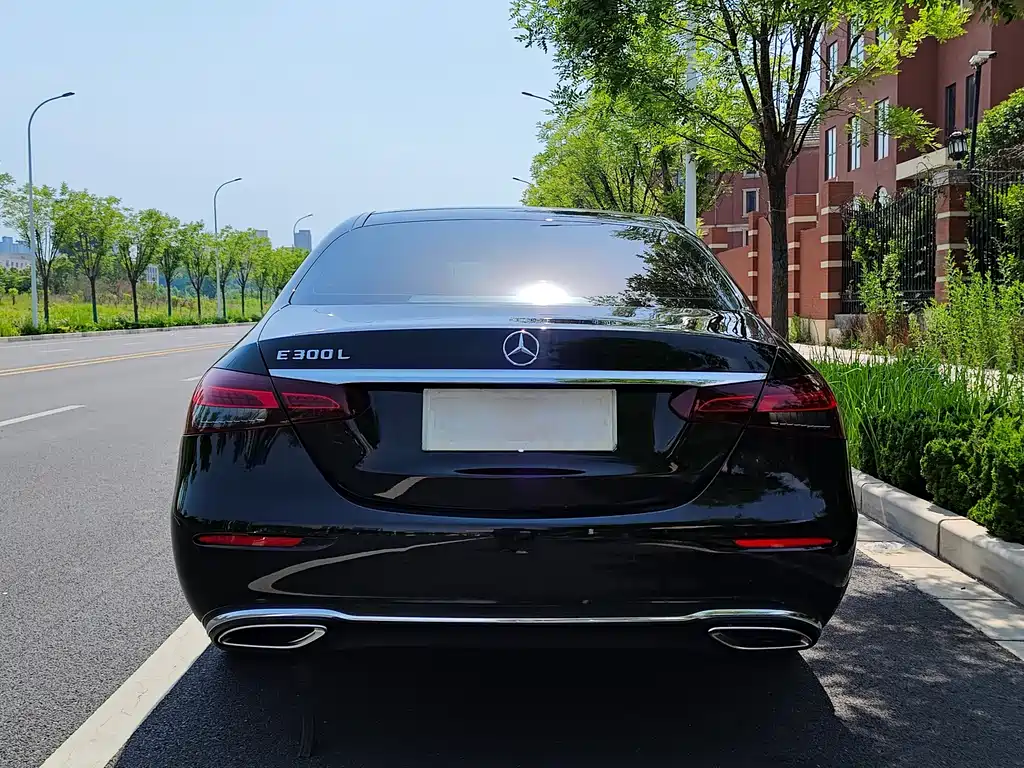Mercedes-Benz E-Class 2023 — фото 34