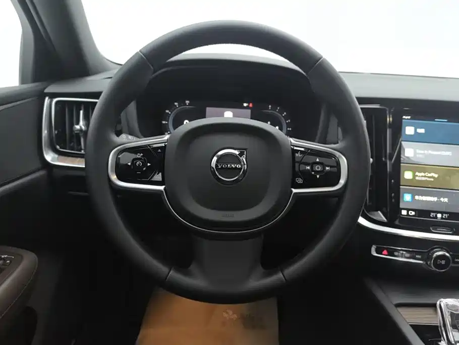 Volvo S60 2025 — фото 15