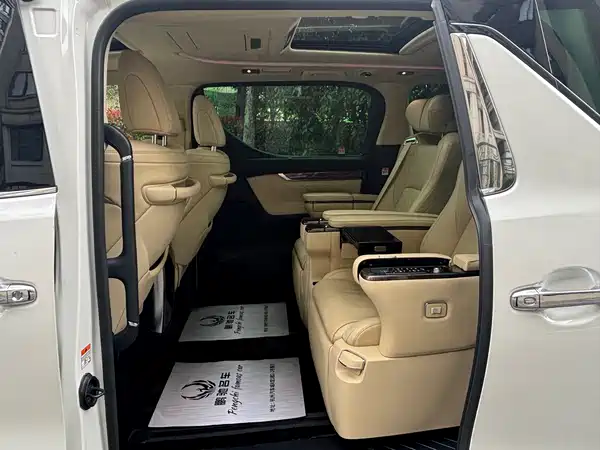 Toyota Alphard 2021