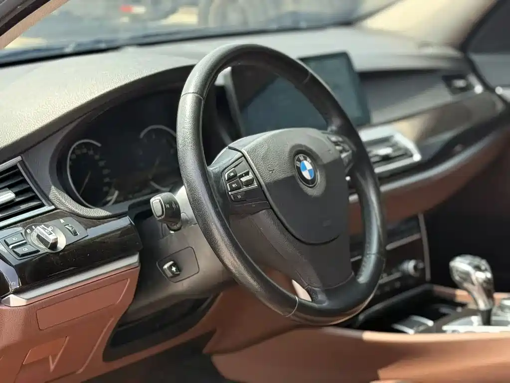 BMW 5 Series GT 2015 — фото 5