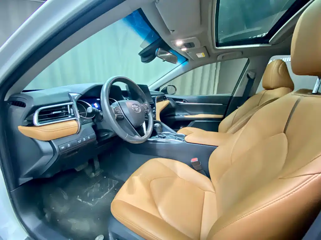 Toyota Camry 2021 — фото 9