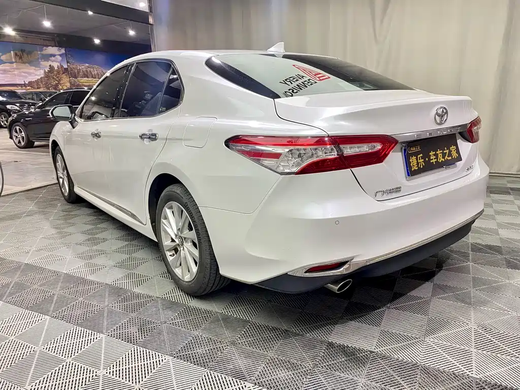 Toyota Camry 2021 — фото 5
