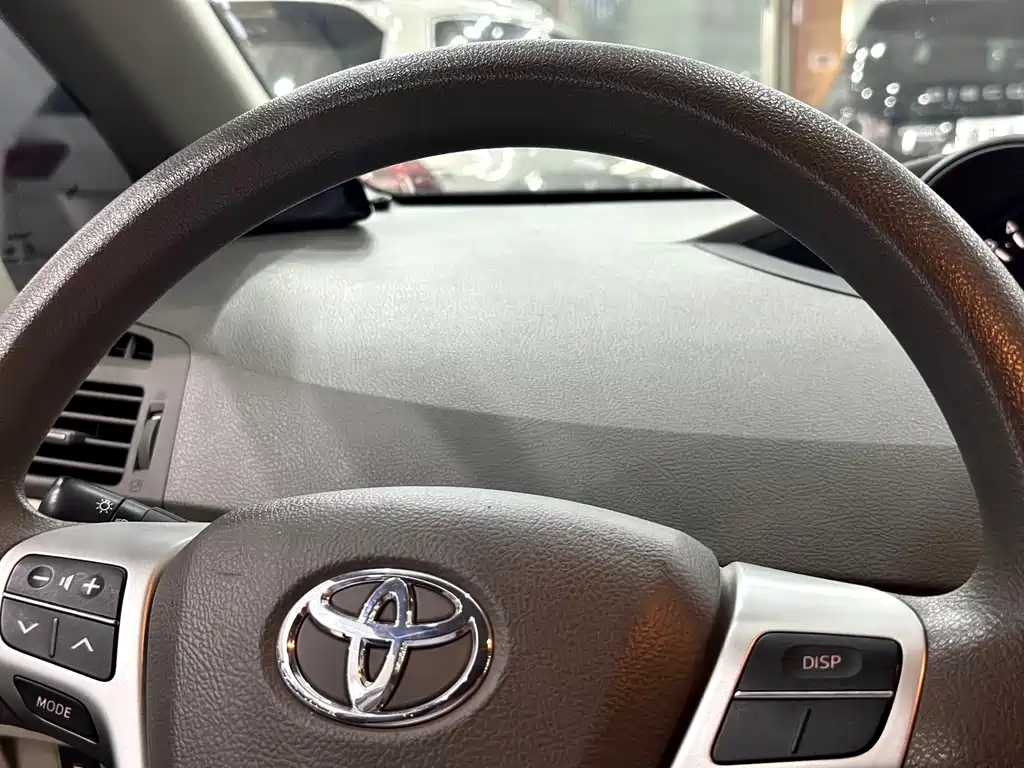 Toyota Verso 2016 — фото 21
