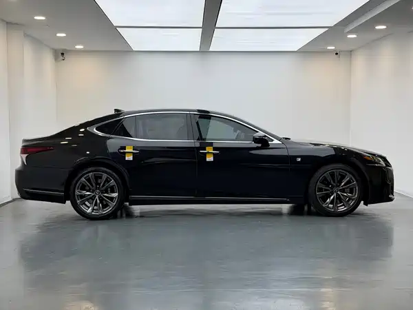 Lexus LS 2018