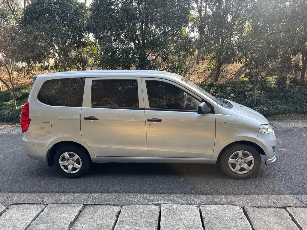 Wuling Hongguang 2018 — фото 8