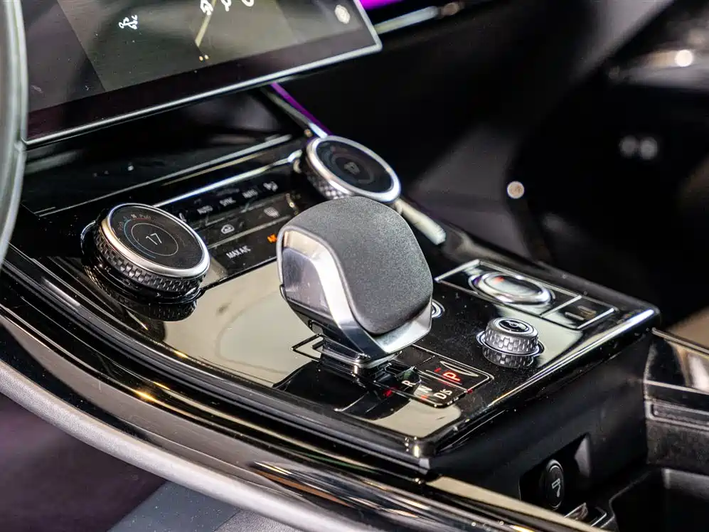 Land Rover Range Rover Sport 2023 — фото 13