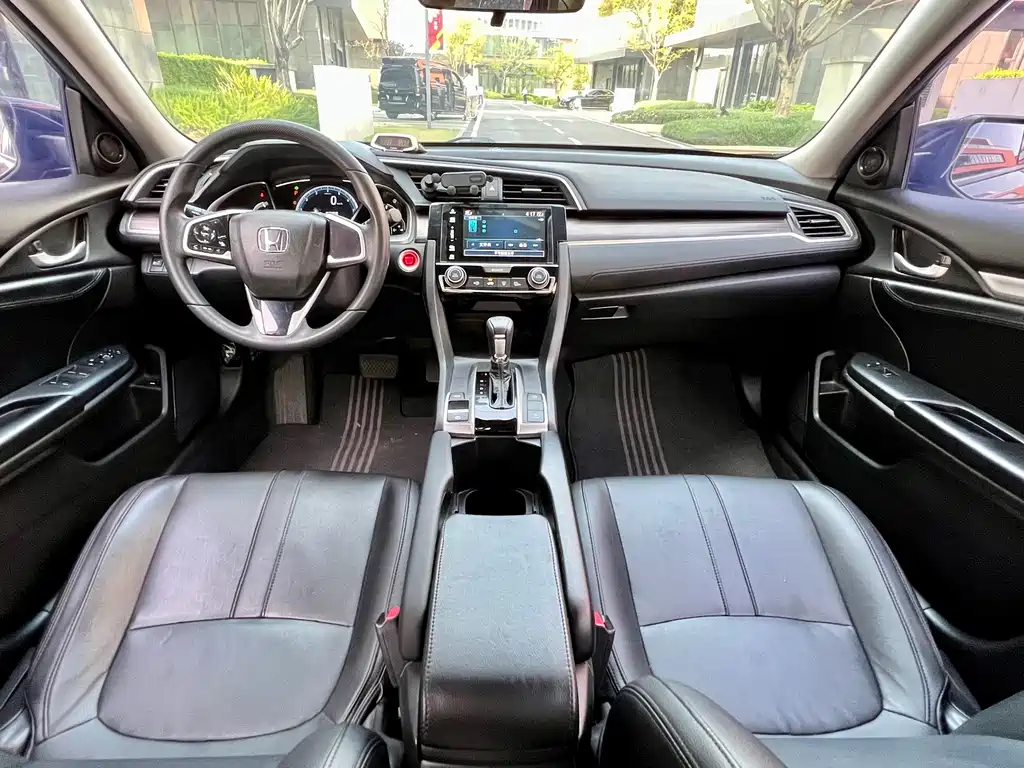 Honda Civic 2019 — фото 10
