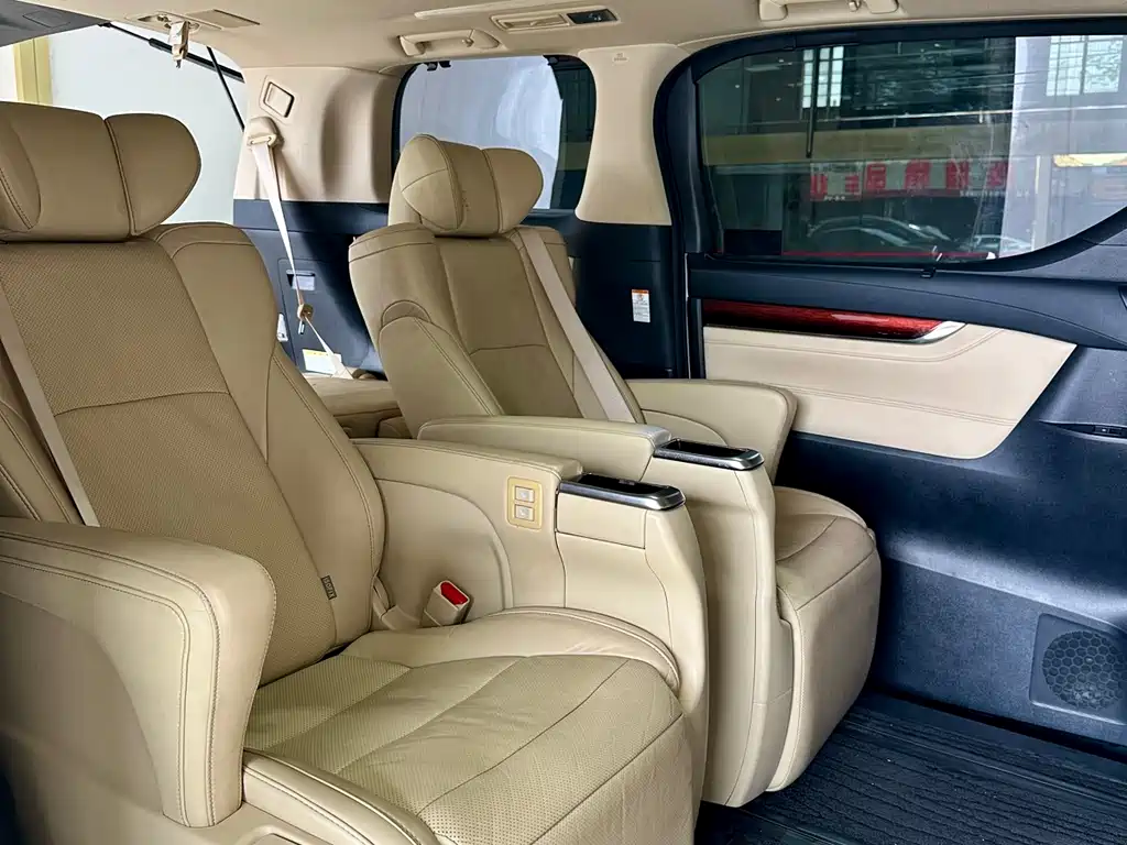 Toyota Alphard 2016 — фото 11