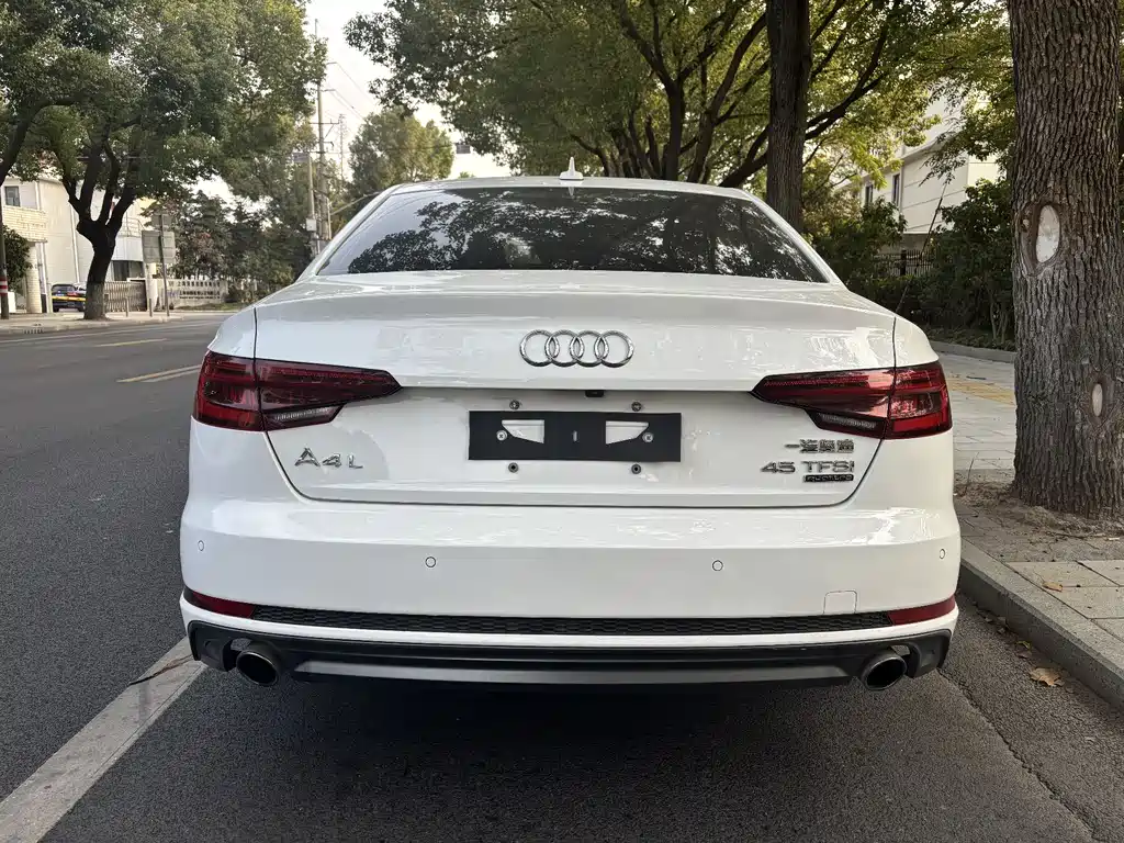 Audi A4L 2018 — фото 8