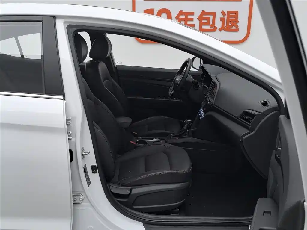 Hyundai Elantra 2020 — фото 23