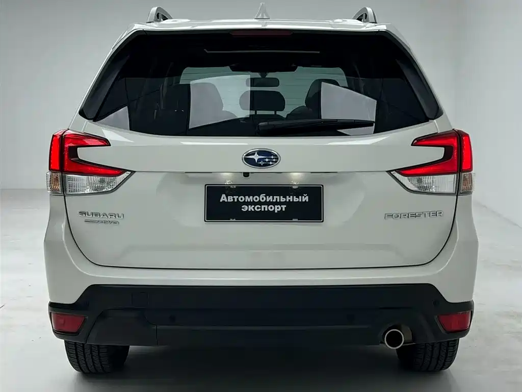 Subaru Forester 2022 — фото 16