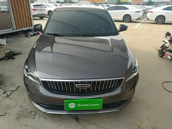 Geely Emgrand 2022